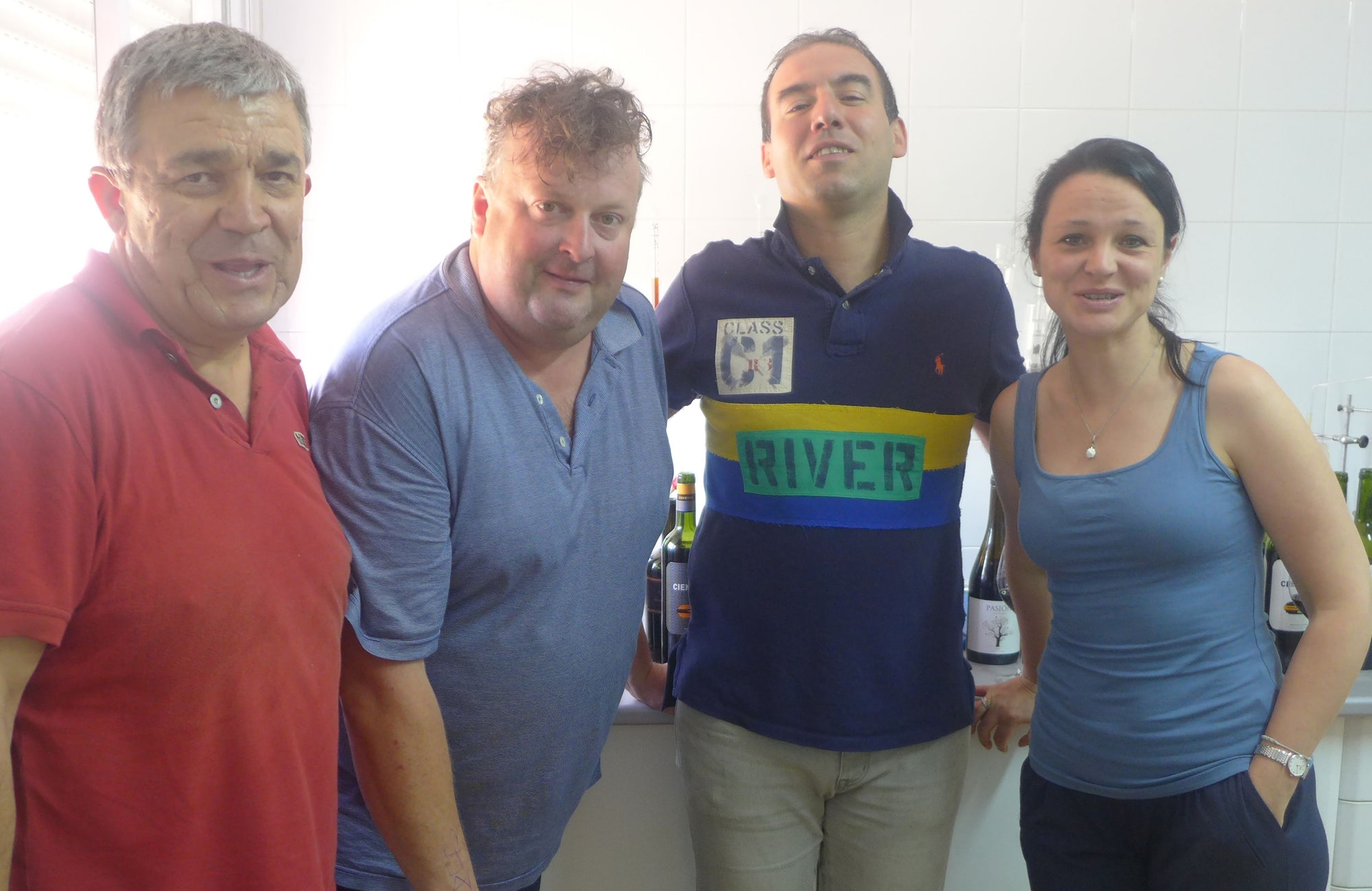 Wijnmakers Luis Juminez Garcia, Zar Brooks, Nicola Tucci en Elena Golakova Brooks