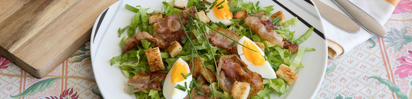 Andijviesalade met ei en spek