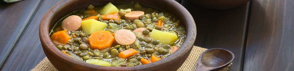 Spaanse Linzenschotel met chorizo