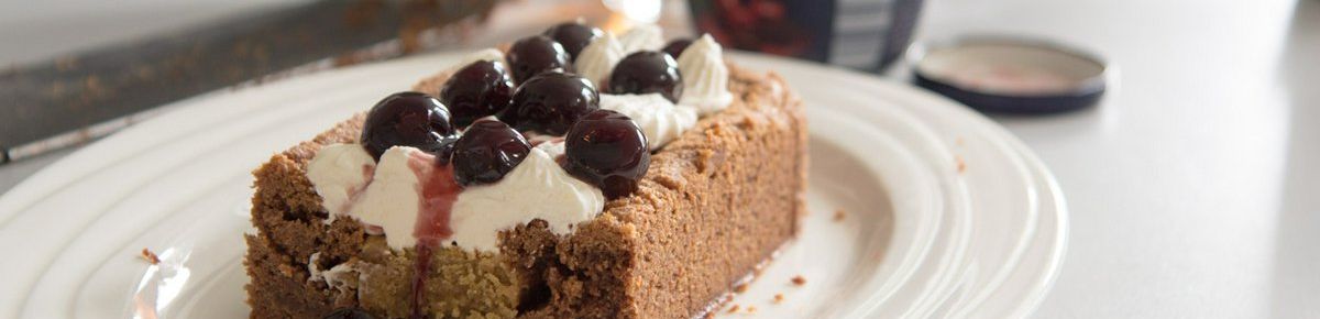 Speculaasslof met pistache-amandelspijs en amarenakersen