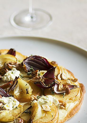 Flammkuchen met appel en noten