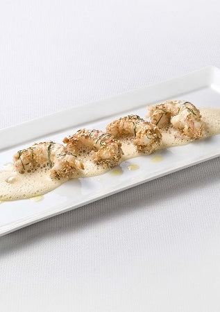 Grote langoustines met sesamzaad, saus van Lapsangthee en mint