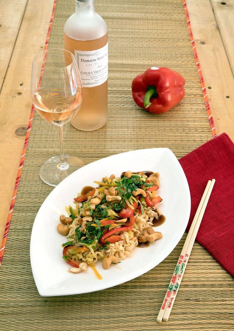 Noedels met groente en cashewnoten
