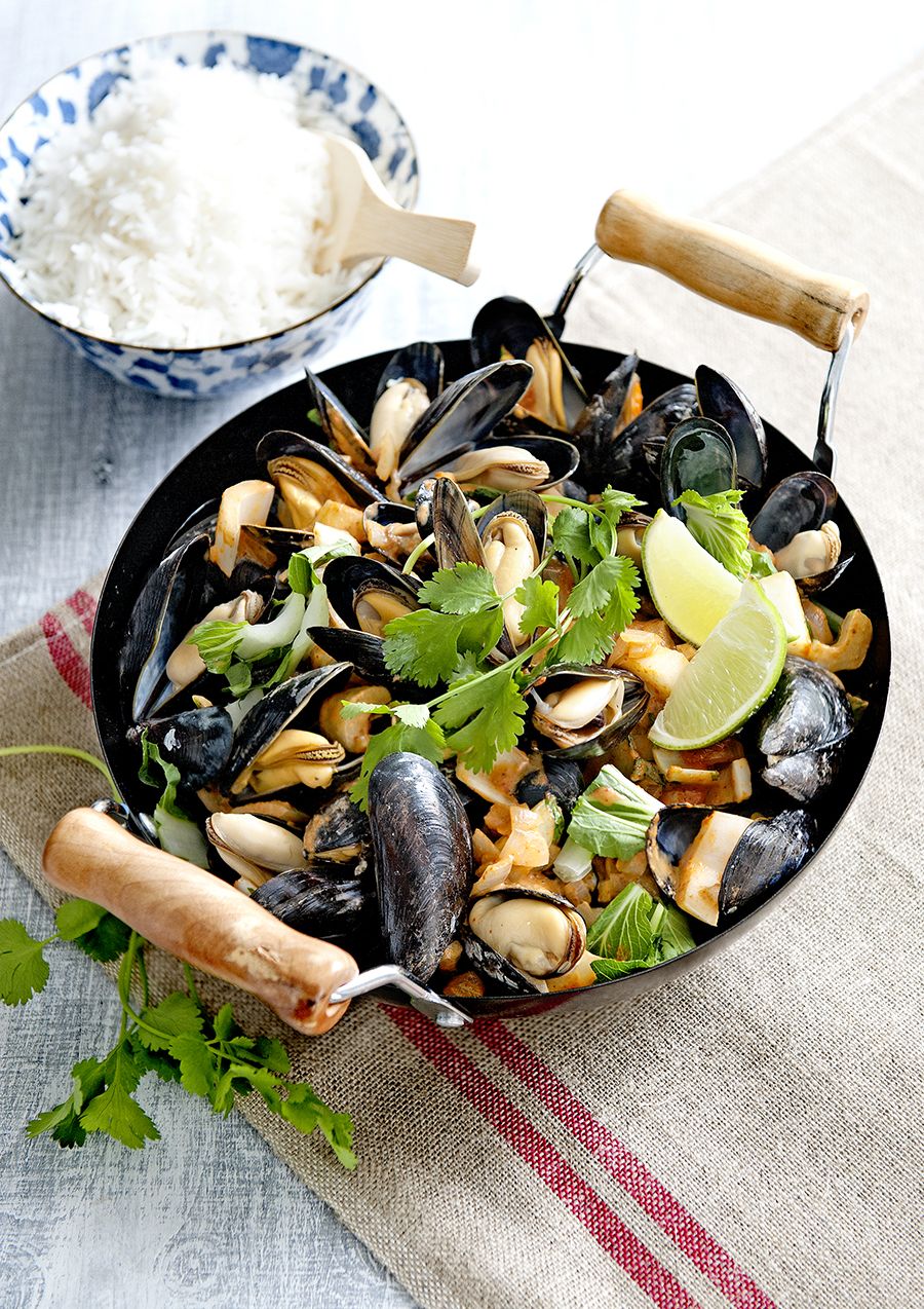 Thaise mosselpan met rode peper en koriander