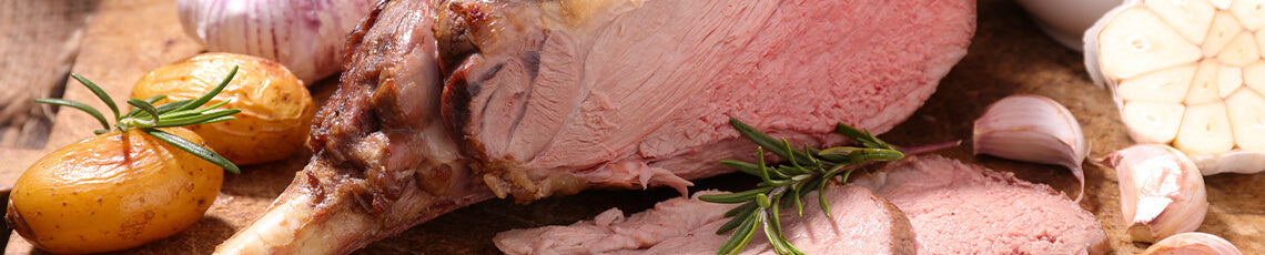 lamsbout met knoflook en rozemarijn